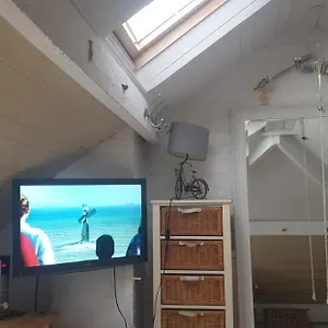 Homestay Le Attic , Fridge Tv Microwave,, Chester