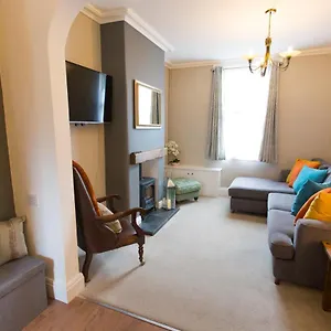 Holiday home Stylish And Spacious Hideaway, Chester