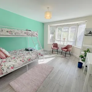 Large 3 Bedroom & 2 Bath - Ground Floor With Parking Bournemouth