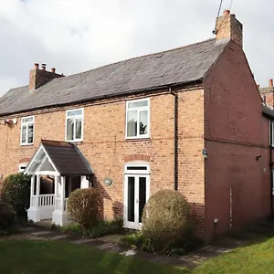 Holiday home Bretton House Farm Retreat, Chester