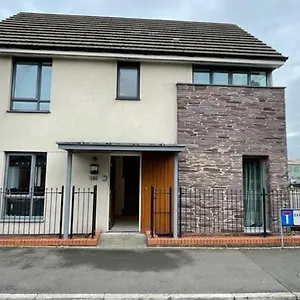 In Cardiff. Sleeps 6 Cardiff